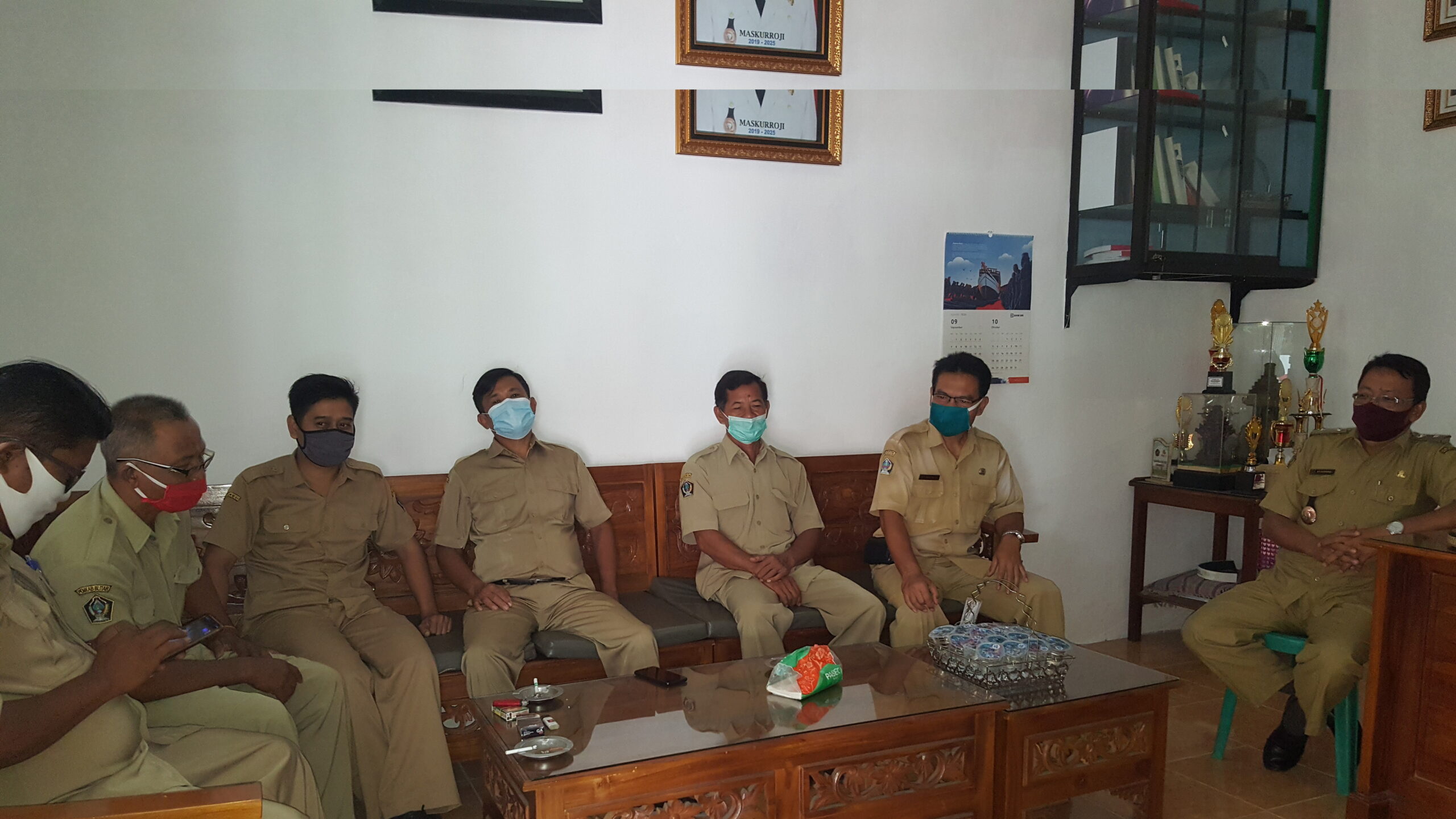 Rapat Evaluasi Kinerja Pemerintah Desa Rapat Evaluasi Kinerja Pemerintah Desa