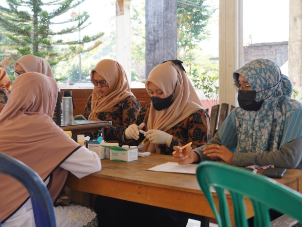 Dari Balita Hingga Lansia: Menjaga Kesehatan Satu Keluarga Lewat ILP Posyandu Desa Umbuldamar